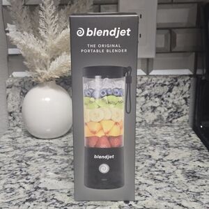 BlendJet 2 Portable Blender in Black